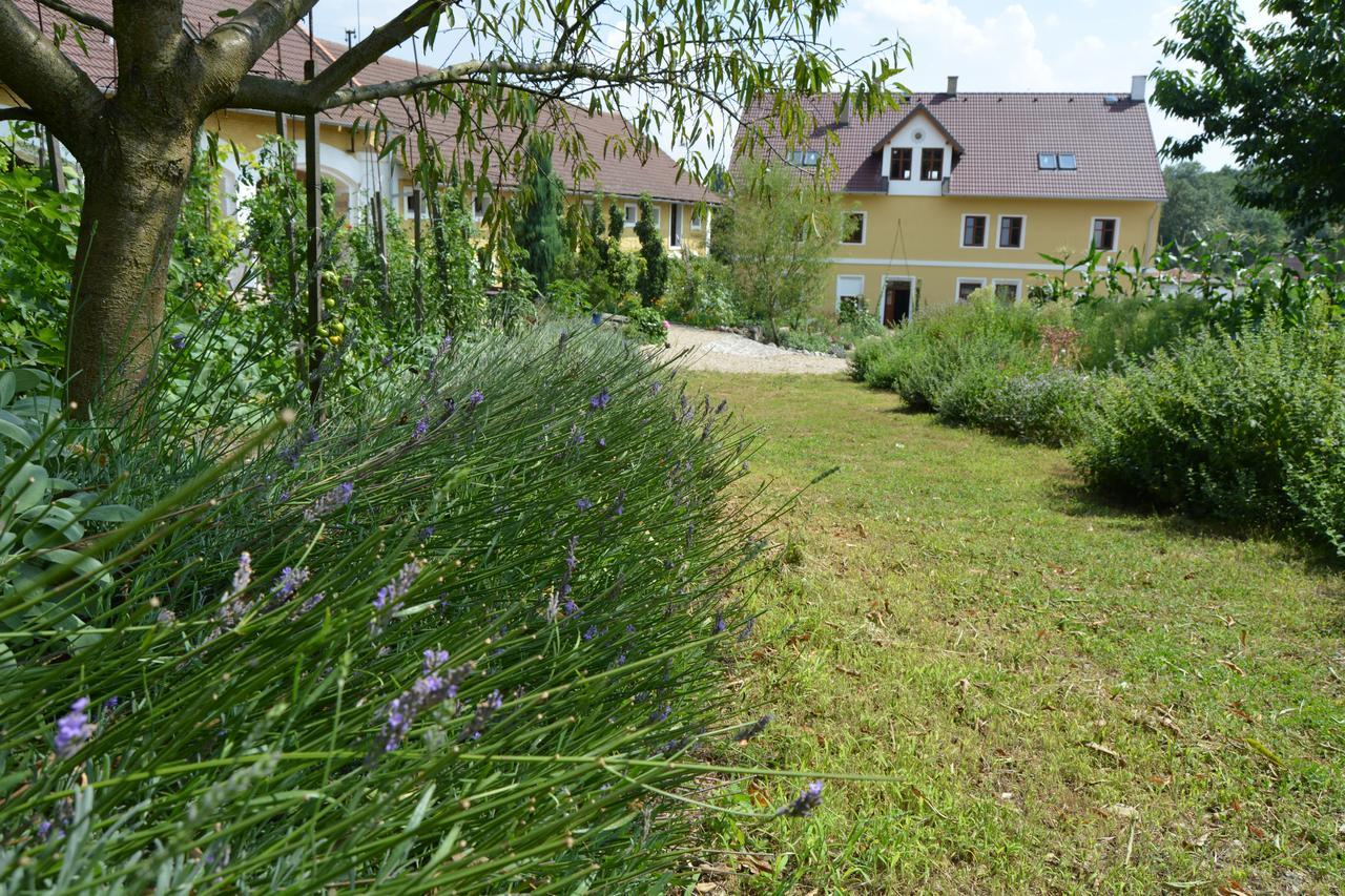 Statek Lunikov Villa Zizice Exterior photo